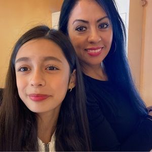 Meet your Posher, Elia